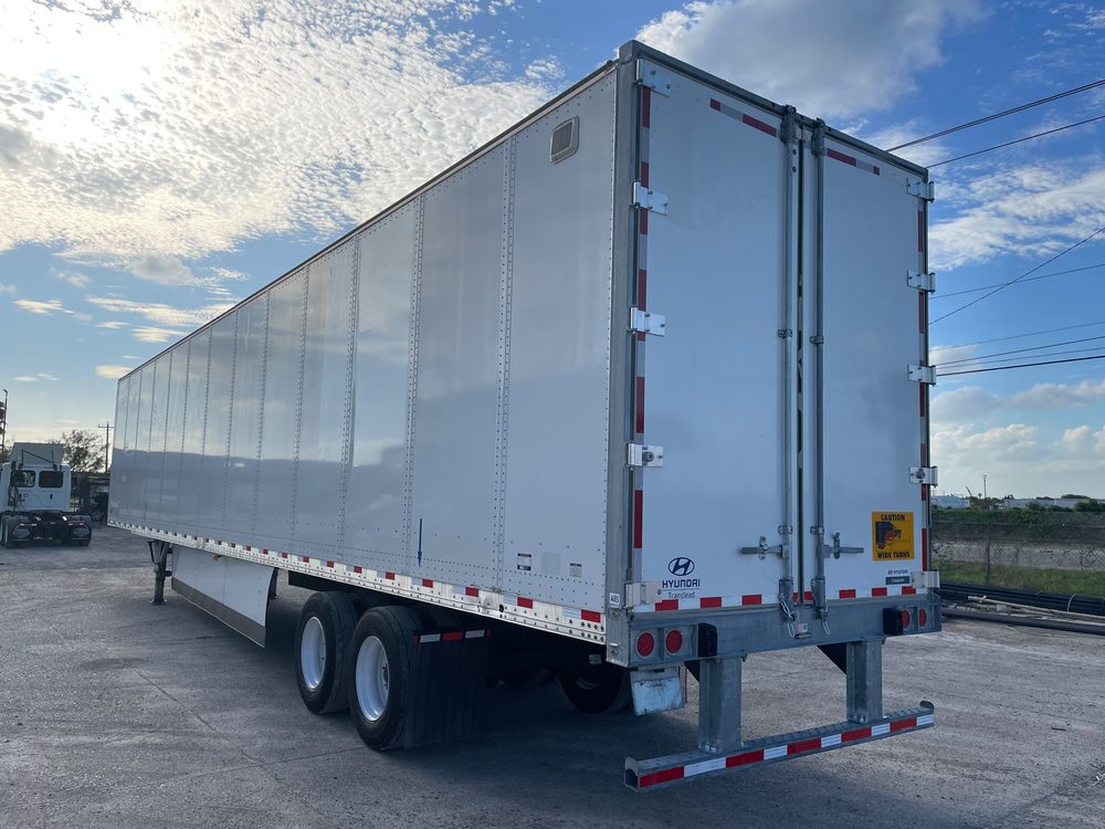 Hyundai Translead dry van trailer