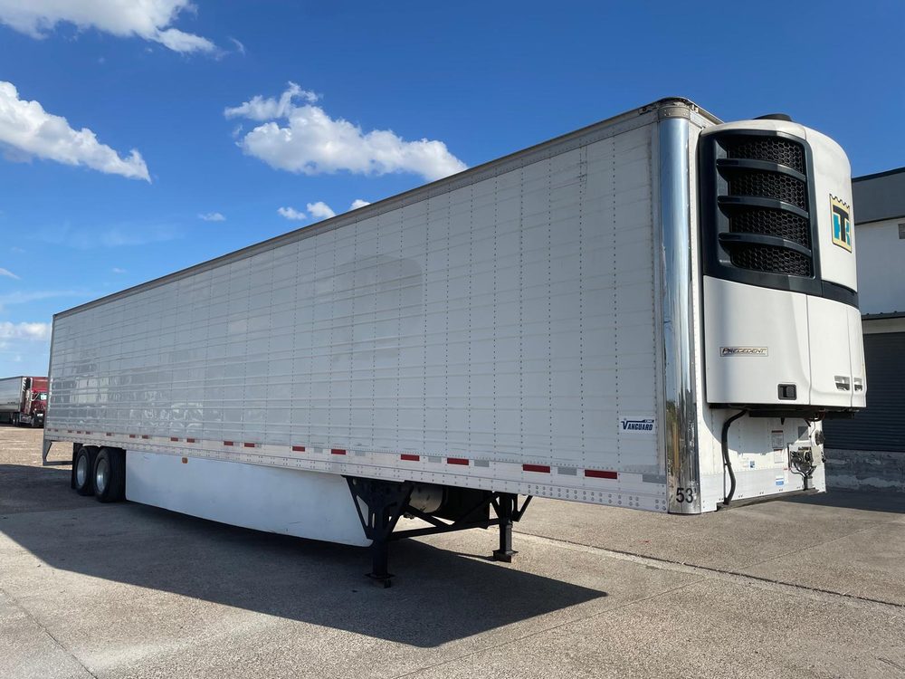 Reefer trailer with Thermo King unit