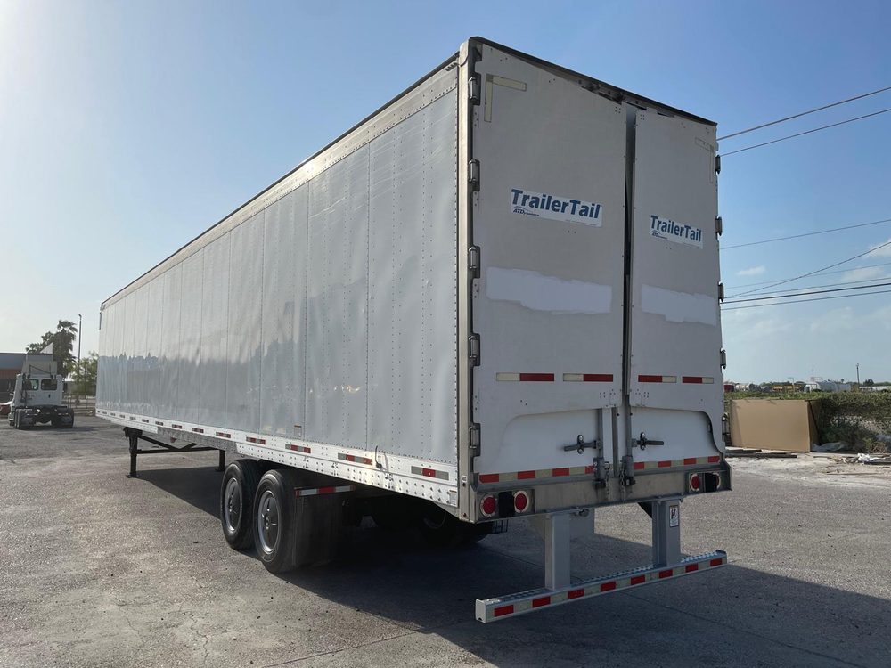 Dry van trailer with swing doors